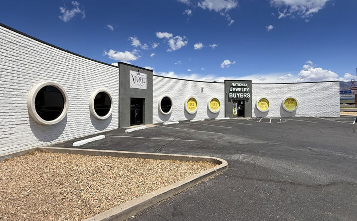 Pictures of Retail property located at 5811 Menaul Blvd NE, Albuquerque, NM 87110 for sales - image #1