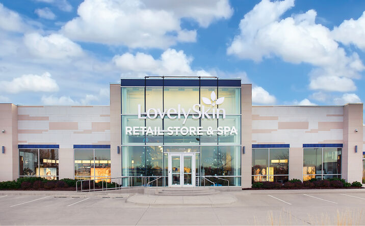 Pictures of Industrial, Retail property located at 2929 Oak View Dr, Omaha, NE 68144 for sales - image #1