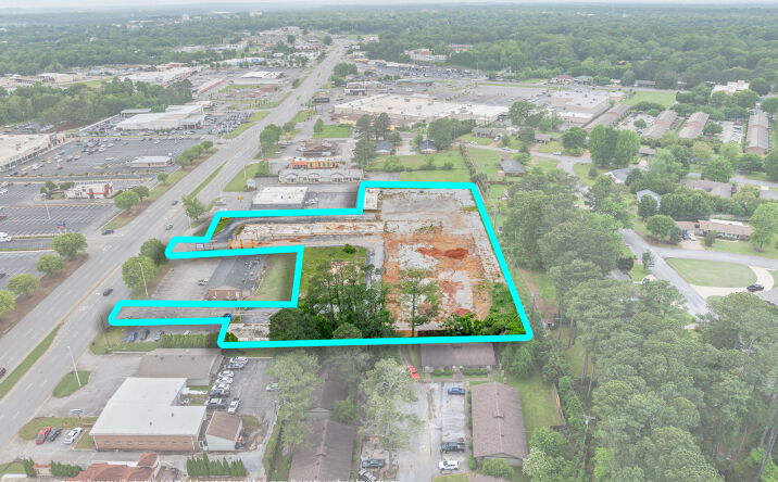 Pictures of Land property located at 1915 Florence Blvd, Florence, AL 35630 for sales - image #1