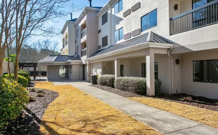 Pictures of Hospitality, Senior Living property located at 950 Bob Arnold Blvd, Lithia Springs, GA 30122 for sales - image #1
