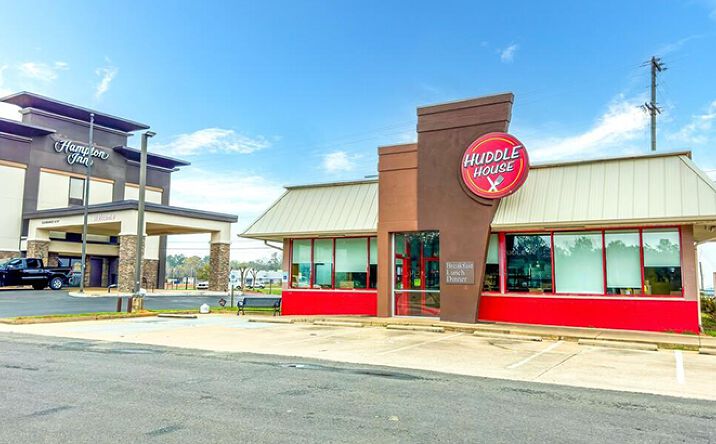 Pictures of Retail property located at 5306 University Pkwy, Natchitoches, LA 71457 for sales - image #1