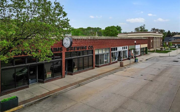 Pictures of Retail property located at 453-463 S Thompson Avenue, Excelsior Springs, MO 64024 for sales - image #1