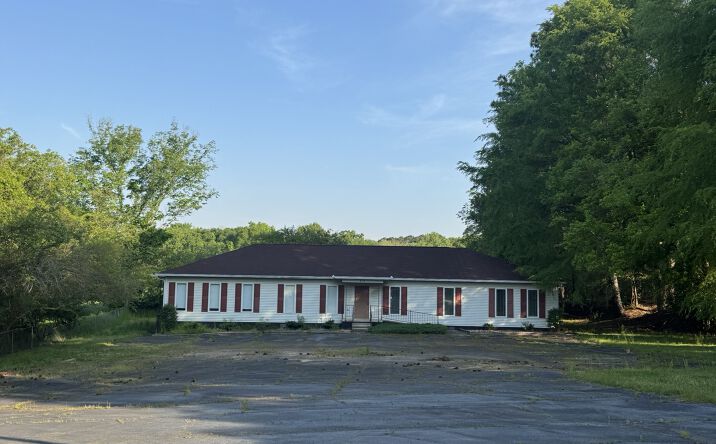 Pictures of Office property located at 121 Sparta Hwy, Eatonton, GA 31024 for sales - image #1