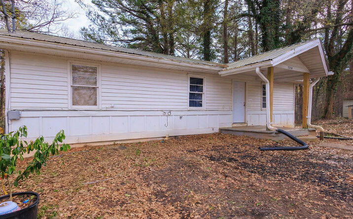 Pictures of Multifamily property located at 251 E Killian St, Canton, GA 30114 for sales - image #1