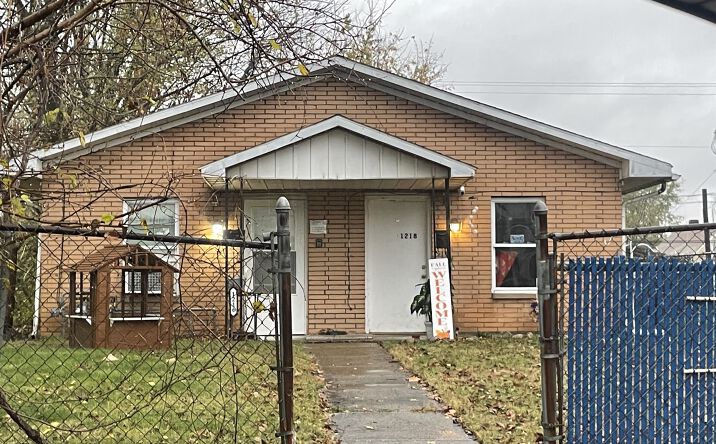 Pictures of Multifamily property located at 1320 S Governor St., Evansville, IN 47713, 1310 S. Elliot St., Evansville, IN 47713, 1216/1218 Mary St., Evansville, IN 47710, 1654 S. Evans Ave., Evansville, IN 47713 for sales - image #1