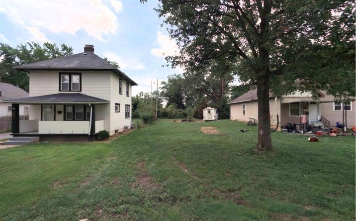 Pictures of Land property located at 2049 Loretta Avenue, Columbus, OH 43211 for sales - image #1