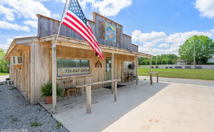 Pictures of Mixed Use property located at 2598 Tennessee Avenue N, Parsons, TN 38363 for sales - image #1