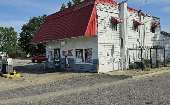 Pictures of Retail property located at 2133 E 5th St, Lumberton, NC 28358 for sales - image #1