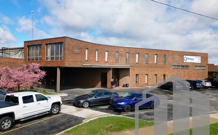 Pictures of Industrial property located at 31915 Groesbeck Hwy, Fraser, MI 48026 for sales - image #1