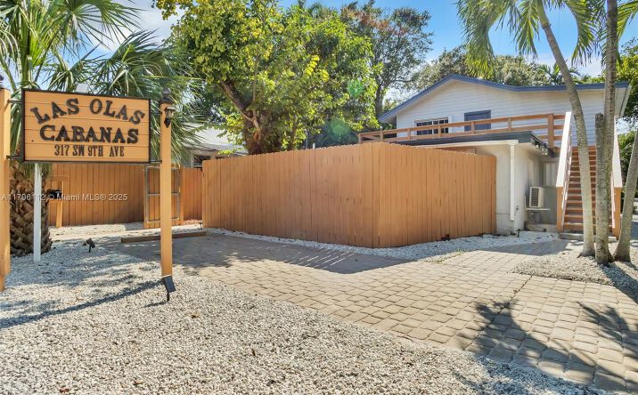 Pictures of Multifamily property located at 317 SW 9th Ave, Fort Lauderdale, FL 33312 for sales - image #1