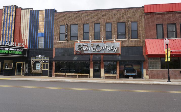 Pictures of Retail property located at 413 N Main St, Charles City, IA 50616 for sales - image #1