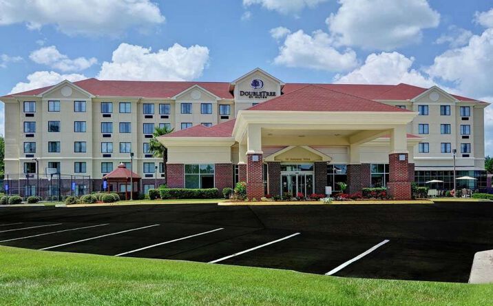 Pictures of Hospitality property located at 10 Gateway Dr, Hattiesburg, MS 39402 for sales - image #1