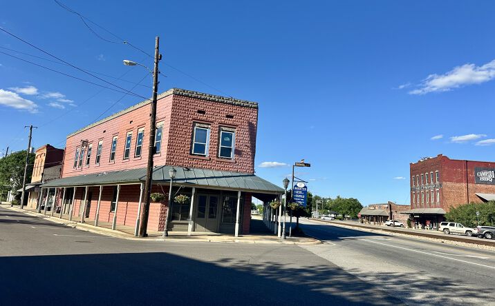 Pictures of Mixed Use property located at 204 Belleville Avenue Brew, Brewton, AL 36426 for sales - image #1