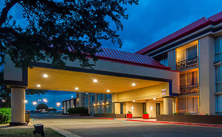 Pictures of Hospitality property located at 6624 I-27, Lubbock, TX 79404 for sales - image #1