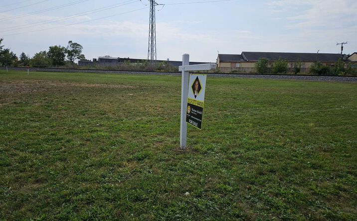 Pictures of Land property located at 7750 Morross Ct, Dearborn, MI 48126 for sales - image #1