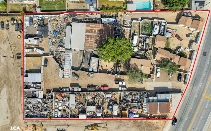 Pictures of Industrial property located at 1120 Roberts ln, Bakersfield, CA 93308 for sales - image #1