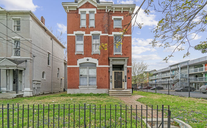 Pictures of Multifamily property located at 930 S 1st St, Louisville, KY 40203 for sales - image #1
