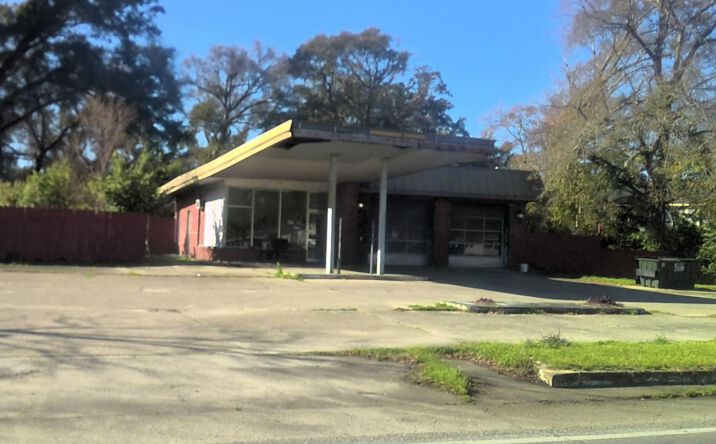 Pictures of Industrial, Land, Retail property located at 3709 W Jackson St, Pensacola, FL 32505 for sales - image #1