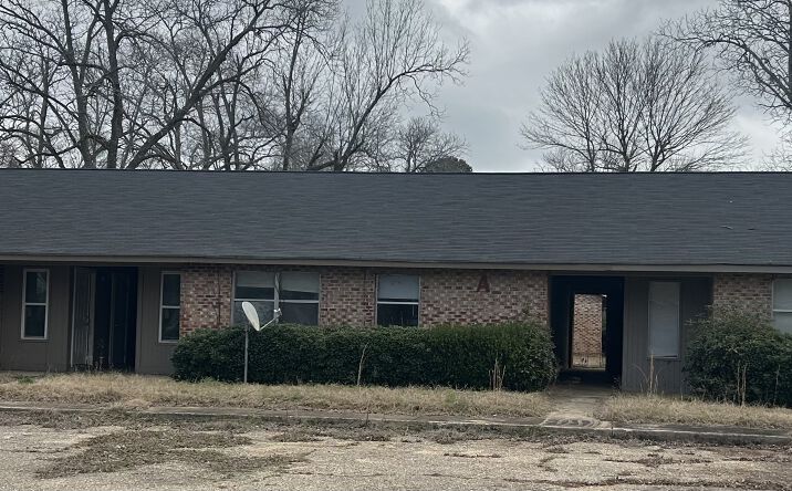 Pictures of Multifamily property located at 304 Schley Circle, Richland, GA 31825 for sales - image #1