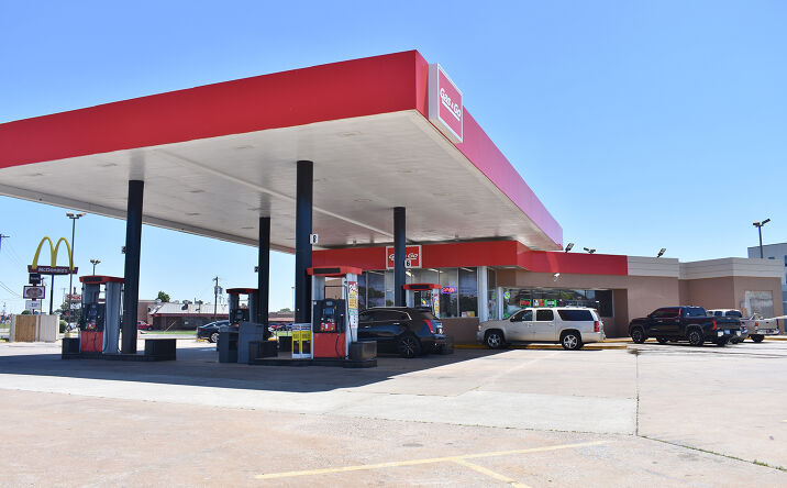 Pictures of Retail property located at 4430 W Reno Ave, Oklahoma City, OK 73107 for sales - image #1