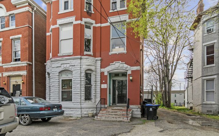 Pictures of Multifamily property located at 936 S 1st St, Louisville, KY 40203 for sales - image #1
