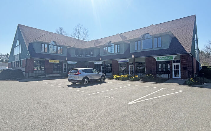 Pictures of Retail property located at 64 Lafayette Rd, North Hampton, NH 03862 for sales - image #1