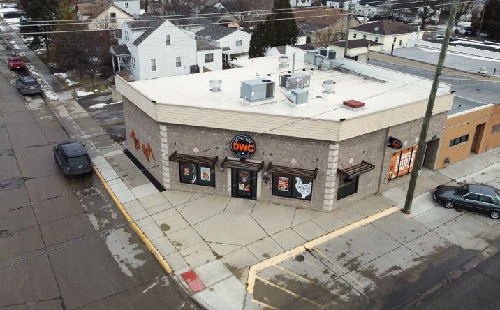 Pictures of Retail property located at 17535 E 9 Mile Rd, Eastpointe, MI 48021 for sales - image #1