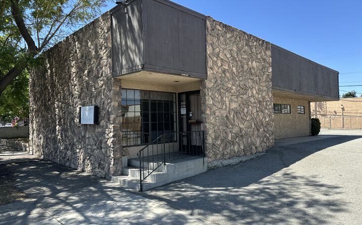 Pictures of Office property located at 2215 G Street, Bakersfield, CA 93301 for sales - image #1