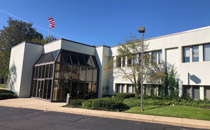 Pictures of Office property located at 5075 Cascade Rd. S.E., Grand Rapids, MI 49546 for sales - image #1