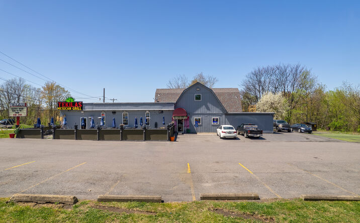 Pictures of Hospitality, Mixed Use, Office, Retail property located at 900 Oak St, Pittston, PA 18640 for sales - image #1