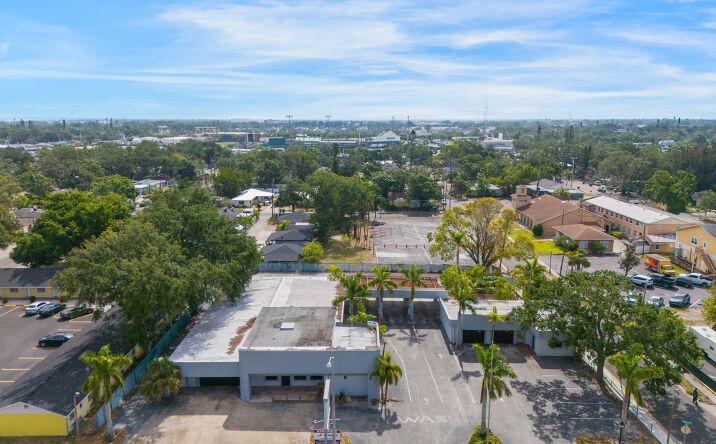 Pictures of Retail property located at 1505 14th St W, Bradenton, FL 34205 for sales - image #1