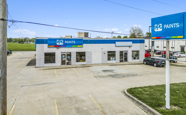 Pictures of Retail property located at 3040 S 6th St, Springfield, IL 62703 for sales - image #1