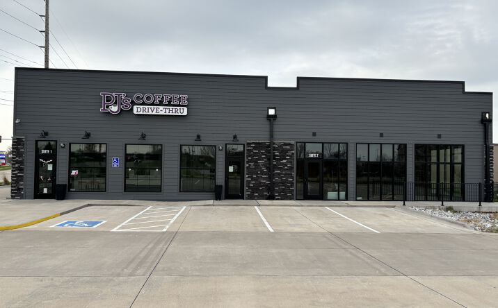 Pictures of Retail property located at 4650 Utica Ridge Rd, Davenport, IA 52807 for sales - image #1