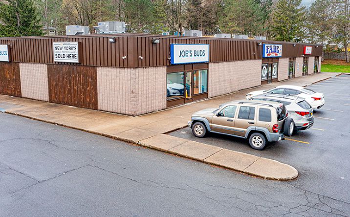 Pictures of Retail property located at 4658 Onondaga Blvd, Syracuse, NY 13219 for sales - image #1