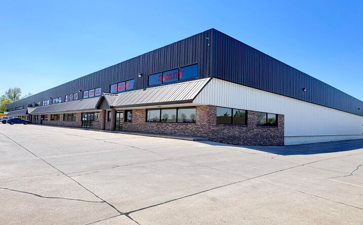 Pictures of Industrial property located at 8930 S 137th Cir, Omaha, NE 68138 for sales - image #1