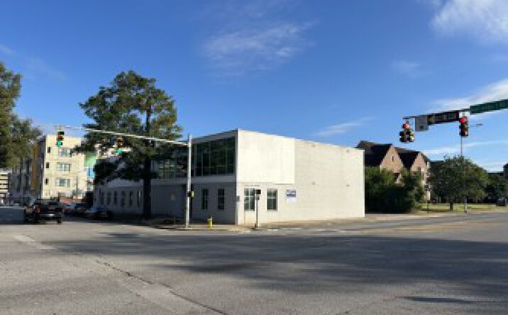 Pictures of Mixed Use, Office property located at 725 Richard Arrington Jr Blvd S, Birmingham, AL 35233 for sales - image #1