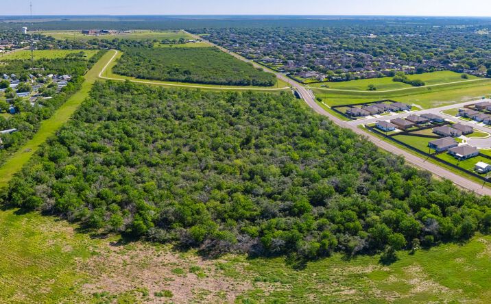 Pictures of Land property located at Ben Jordan 24, Victoria, TX 77901 for sales - image #1