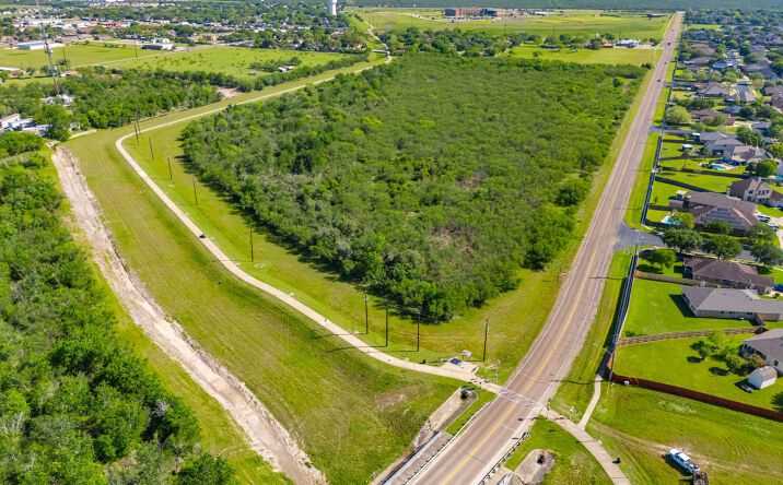 Pictures of Land property located at Ben Jordan 32, Victoria, TX 77901 for sales - image #1