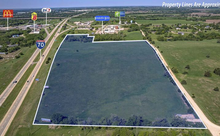 Pictures of Land property located at 900 2400 Avenue, Abilene, KS 67410 for sales - image #1