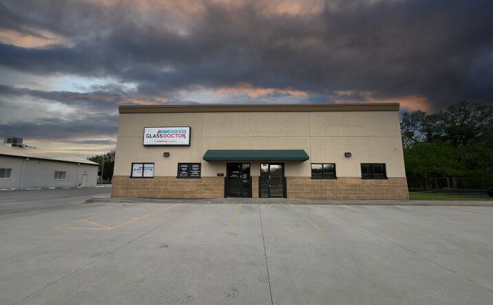 Pictures of Industrial, Office, Retail property located at 204 N West St, Wichita, KS 67203 for sales - image #1