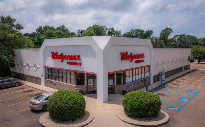 Pictures of Retail property located at 2310 Clay St, Vicksburg, MS 39183 for sales - image #1