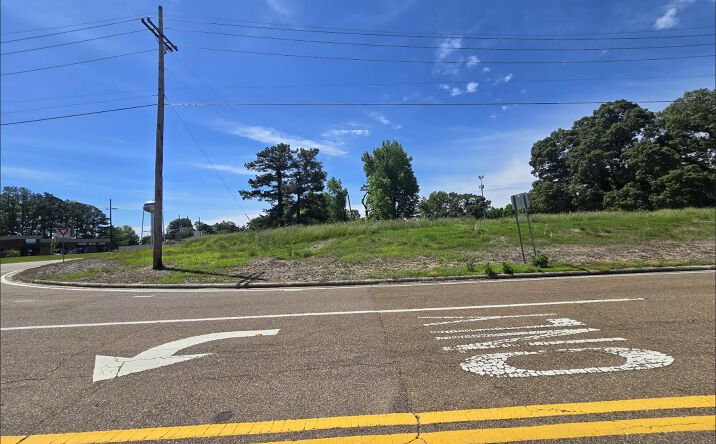 Pictures of Land, Mixed Use, Office, Retail property located at 5961 MS-301, Walls, MS 38680 for sales - image #1