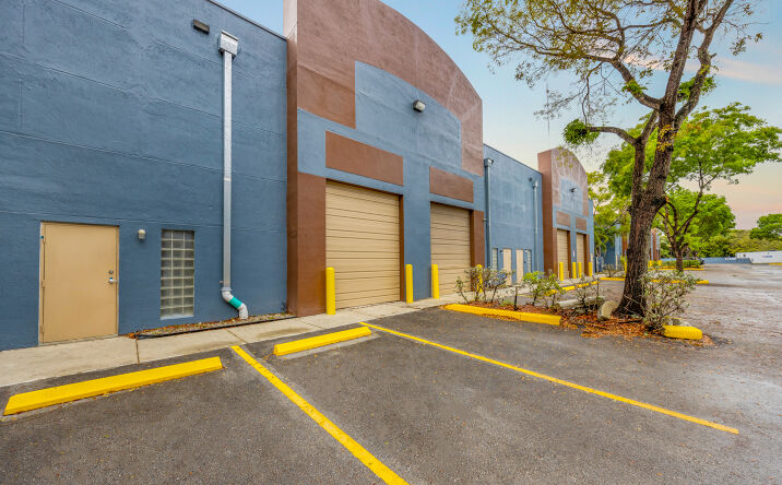 Pictures of Industrial property located at 20200 NW 2nd Ave, Miami Gardens, FL 33169 for sales - image #1