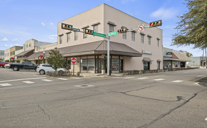 Pictures of Multifamily, Office property located at 301 N Jefferson Ave, Mount Pleasant, TX 75455 for sales - image #1