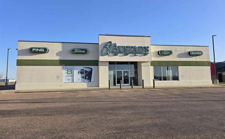 Pictures of Retail, Special Purpose property located at 3301 Singing Hills Boulevard, Sioux City, IA 51106 for sales - image #1