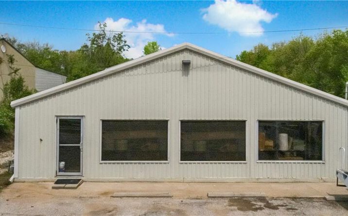 Pictures of Retail, Office, Industrial property located at 505 E Young Avenue, Warrensburg, MO 64093 for sales - image #1