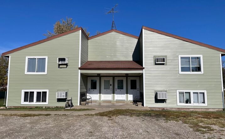 Pictures of Multifamily property located at 206 1/2 E Church Street, Gilman, IA 50106 for sales - image #1
