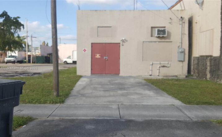 Pictures of Mixed Use property located at 4167 SW 18th St, West Park, FL 33023 for sales - image #1