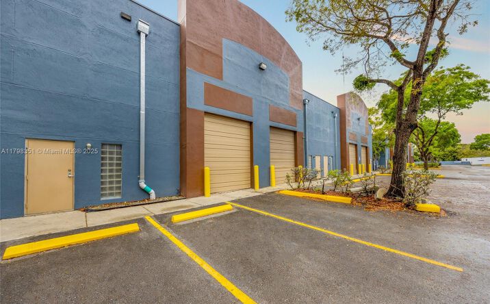 Pictures of Industrial property located at 20200 NW 2nd Ave # A3, Miami Gardens, FL 33169 for sales - image #1