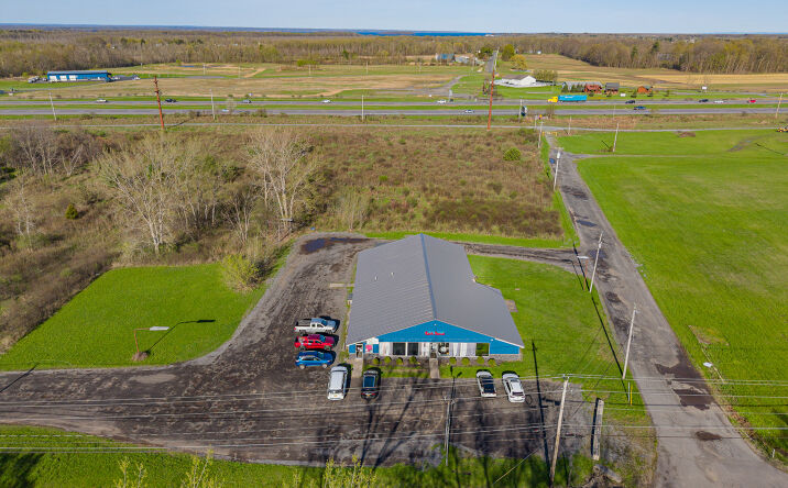 Pictures of Hospitality, Mixed Use, Retail property located at 8860 Brewerton Rd, Brewerton, NY 13029 for sales - image #1